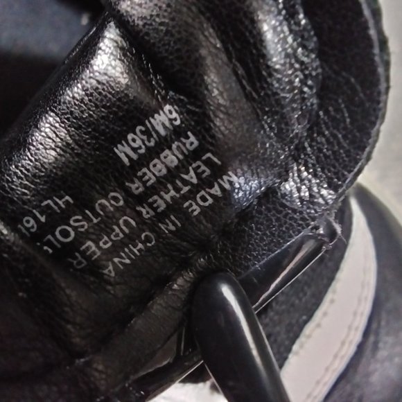 MICHAEL Michael Kors leather black and white  Allie Trainer size 6M - Picture 10 of 14